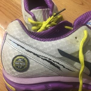 Mizuno Wave Rider 17 Running Shoes W9.5